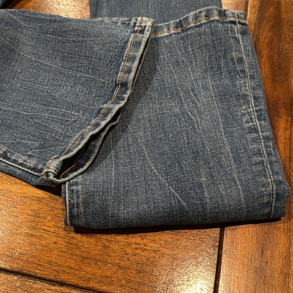 Like new girl’s Buckle bootcut jeans. Size 12R. Worn very few times. - Picture 6 of 7